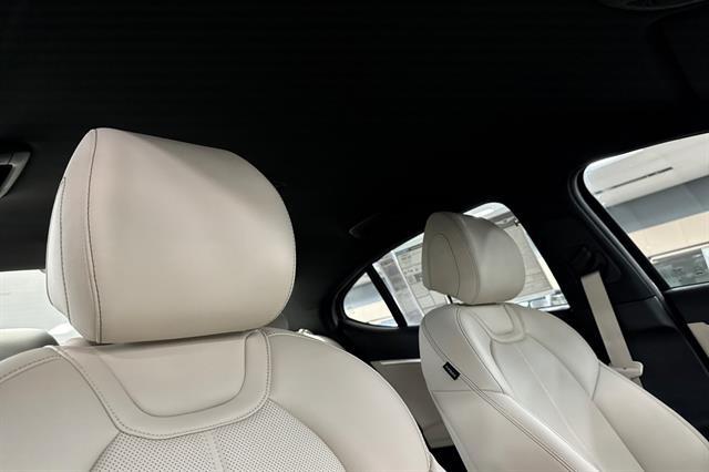 2026 Genesis G70 2.5T Standard