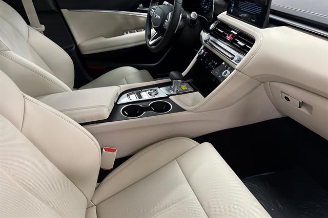2026 Genesis G70 2.5T Standard