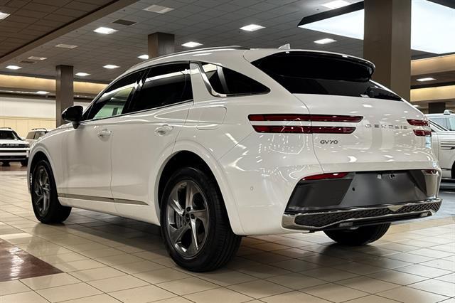 2026 Genesis GV70 2.5T Advanced