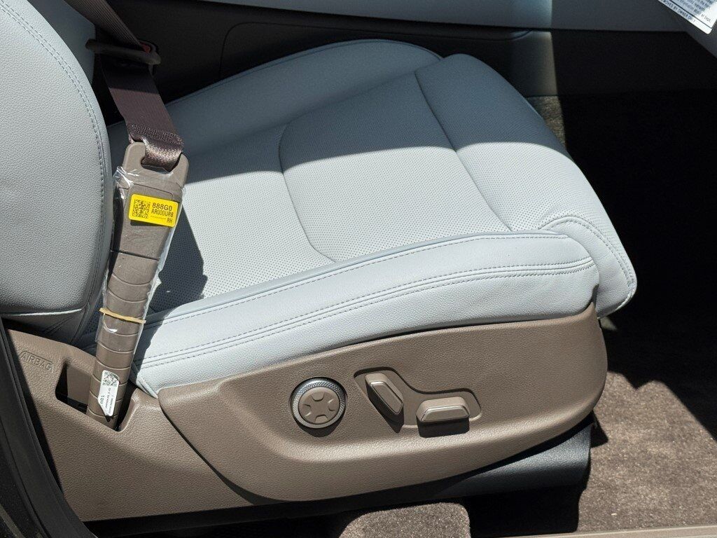 2026 Genesis GV70 2.5T Advanced Chantilly VA