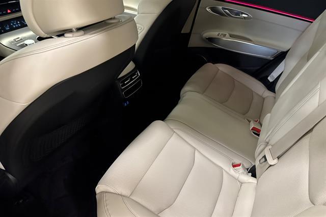 2026 Genesis GV70 2.5T Select
