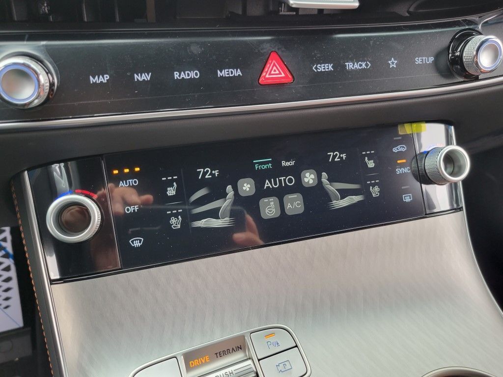 2026 Genesis GV70 2.5T Sport Prestige Chantilly VA