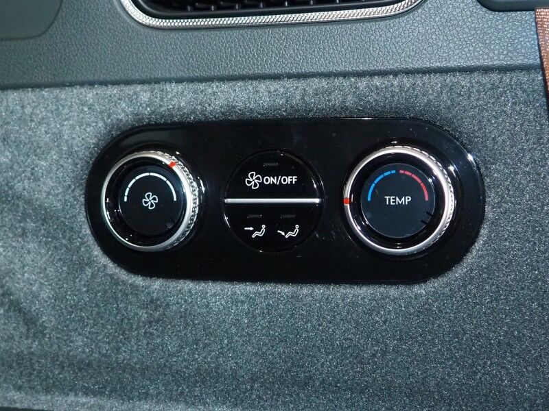 2026 Genesis GV80 2.5T Advanced AWD *NAVIGATION, ADAPTIVE CRUISE, SAFETY ALERTS, 27 INCH OLED DISPLAY, 360 CAMERAS, PANO MOONROOF, LEATHER, CLIMATE SEATS, HEATED STEERING, 3RD ROW, BANG & OLUFSEN, WIRELESS CHARGING Round Rock TX