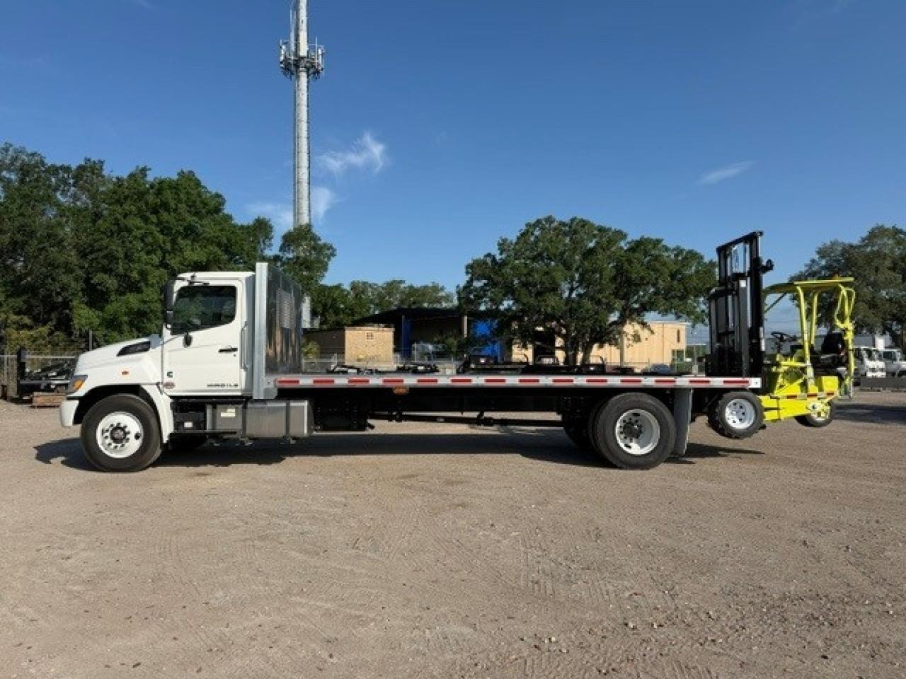 2026 Hino L SERIES / L6 Babco 22' Aluminum Flatbed Truck w/ 4K Donkey Forklift