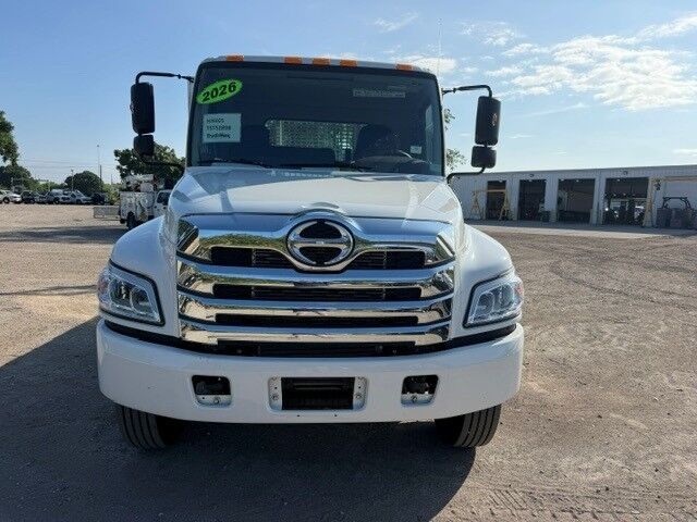 2026 Hino L SERIES / L6 Babco 22' Aluminum Flatbed Truck w/ 4K Donkey Forklift Tampa FL