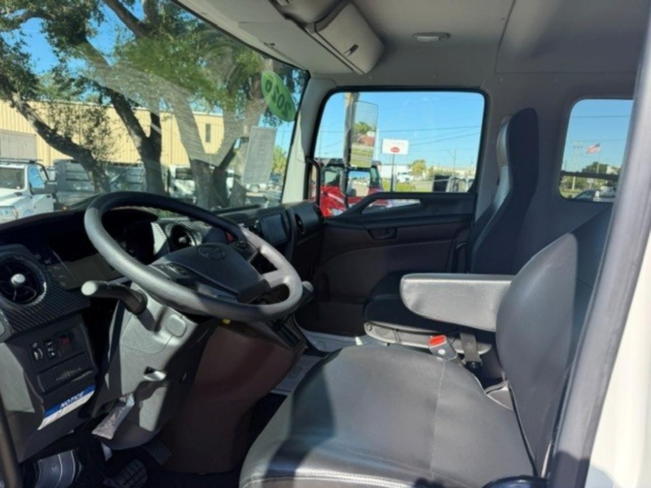 2026 Hino L SERIES / L6 Jerr-Dan 22' XLP Rollback Carrier Tampa FL