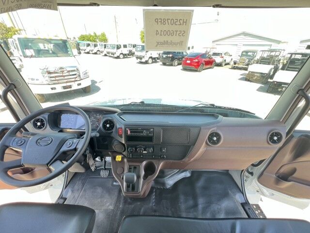 2026 Hino L6 26' Dry Box Truck with 3,300 lb Lift Gate Miami FL