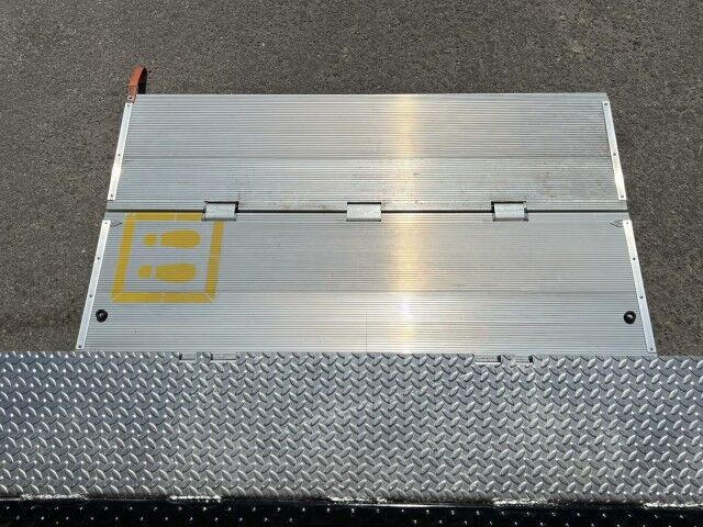 2026 Hino L6 26' Dry Box Truck with 3,300lb Lift Gate Miami FL