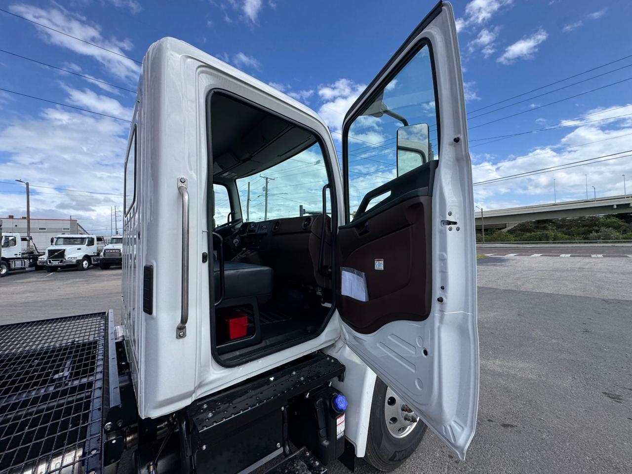 2026 Hino L7 28 Yard Pac Mac KB20 Grapple Truck Tampa FL