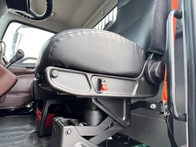 2026 Hino L7 28&apos; Jerr-Dan 10-Ton Rollback Industrial Carrier Truck Miami FL