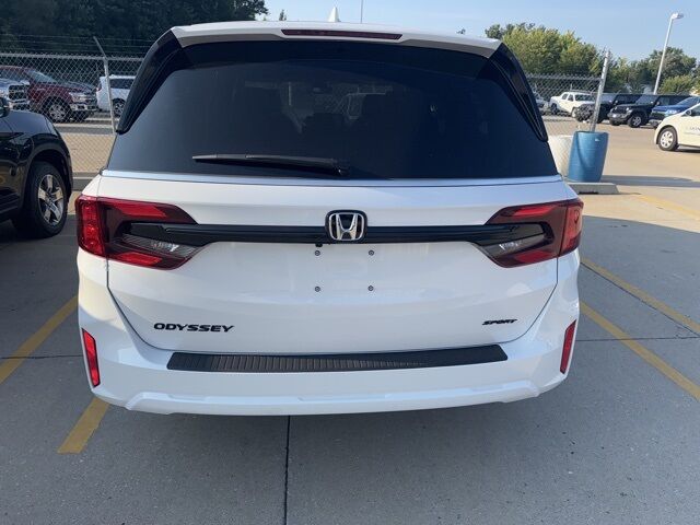2026 Honda Odyssey photo 6