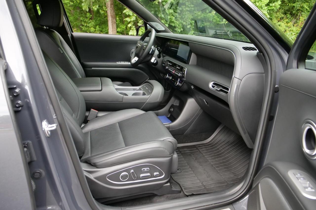 2026 Hyundai Palisade Calligraphy / AWD / Third Row / Smart Cruise Control! Lincolnton NC