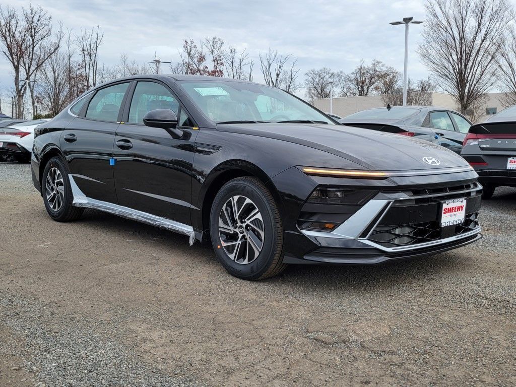 2026 Hyundai SONATA HYBRID Blue