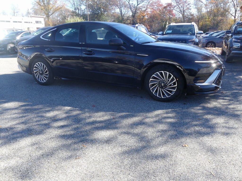 2026 Hyundai SONATA HYBRID SEL