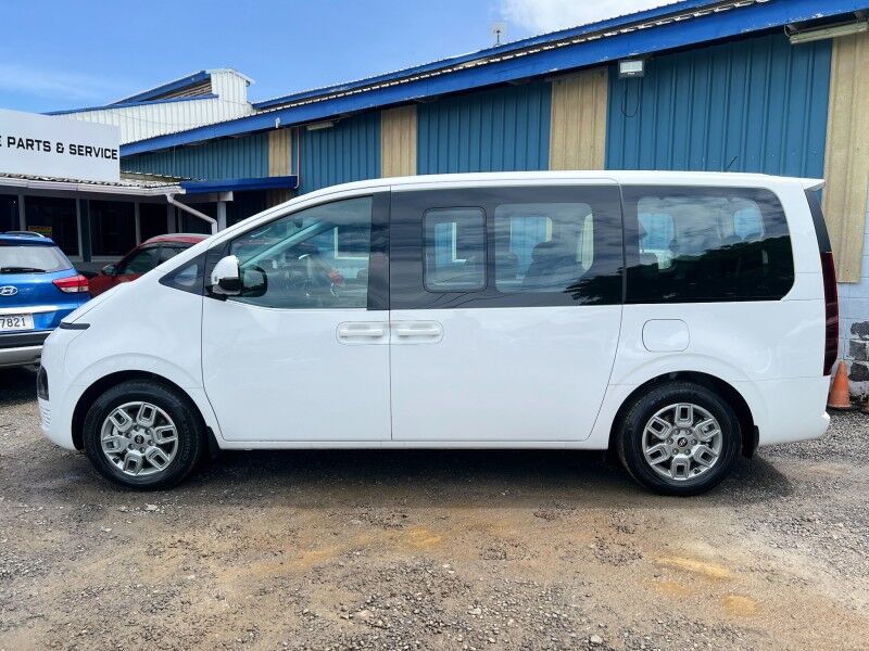 2026 Hyundai STARIA GLS