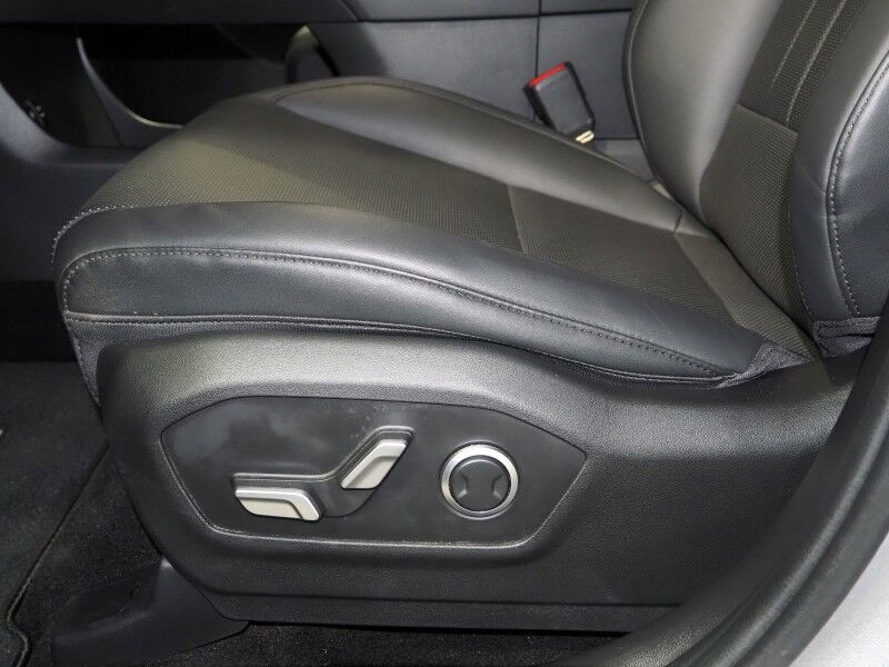 2026 Hyundai Santa Fe SEL *ADAPTIVE CRUISE, SAFETY ALERTS, BACKUP-CAMERA, COLOR TOUCHSCREEN, HEATED SEATS, DIGITAL KEY, POWER LIFTGATE, WIRELESS CHARGING, ANDROID & APPLE Round Rock TX