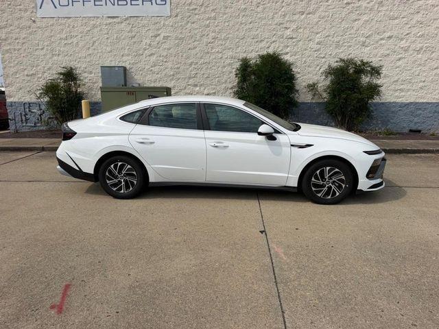 2026 Hyundai Sonata Hybrid Blue
