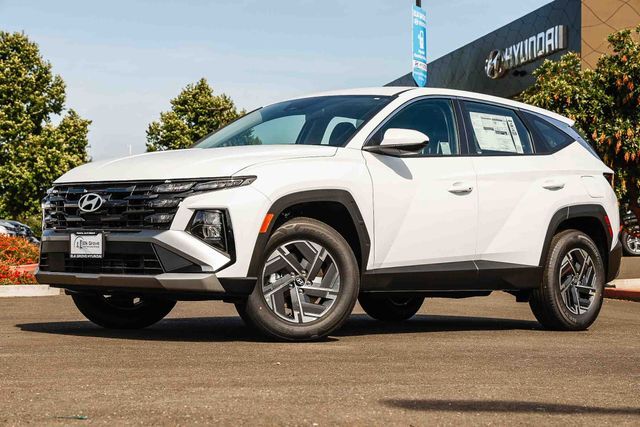 2026 Hyundai Tucson Hybrid Blue SE
