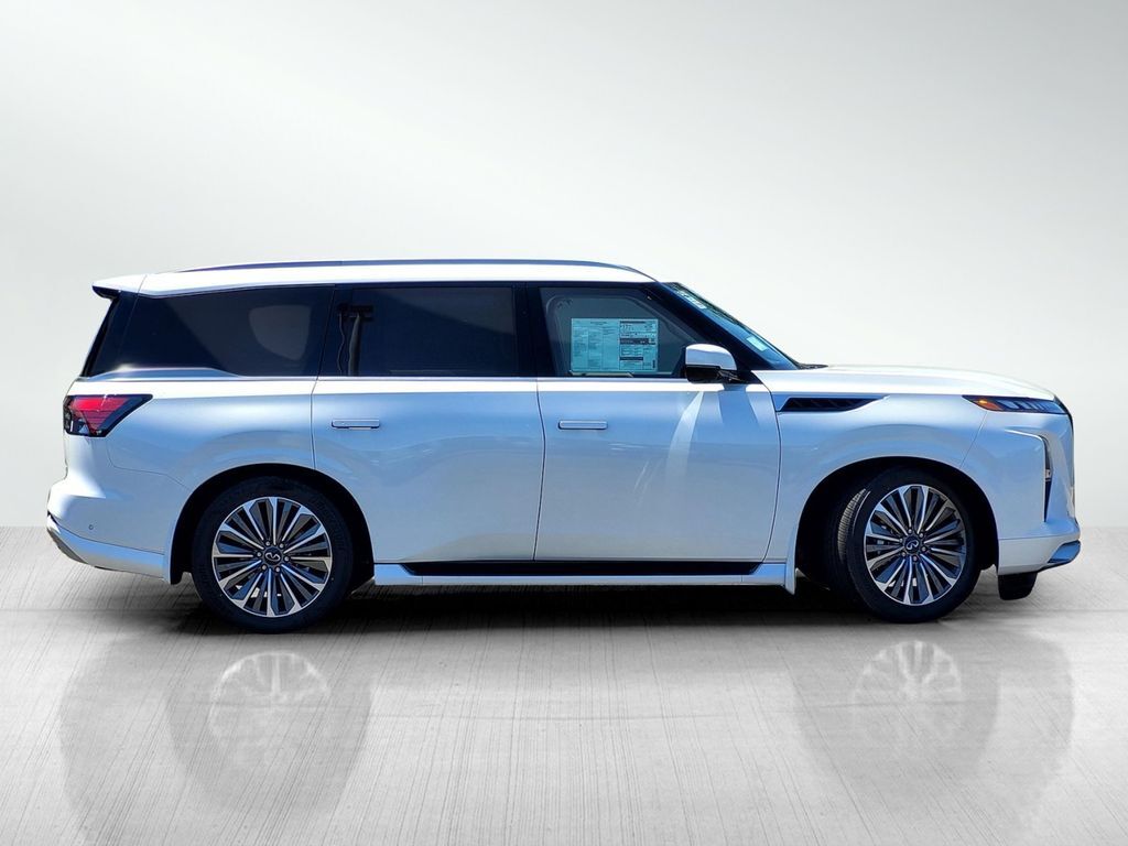 2026 INFINITI QX80 LUXE
