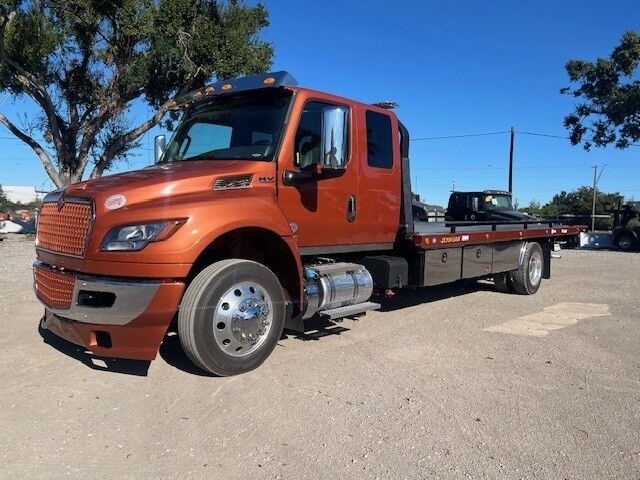 2026 International MV607 SBA Extended Cab 22' Jerr-Dan Rollback Car Carrier Truck