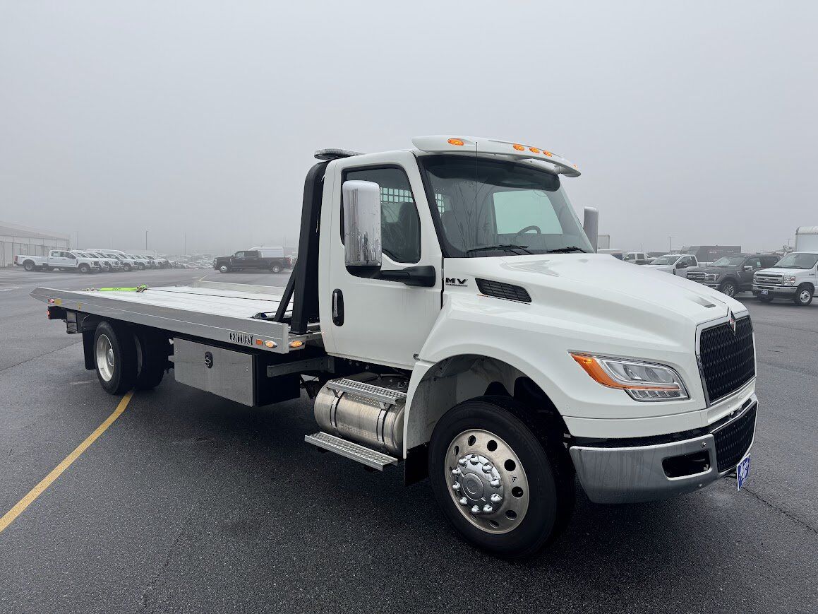 2026 International MV607 with 23ft Miller VLA Rollback
