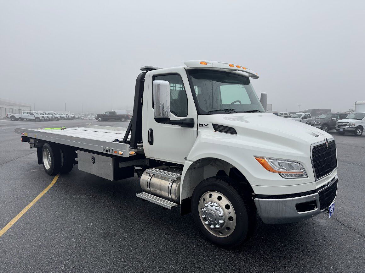 2026 International MV607 with 23ft Miller VLA Rollback