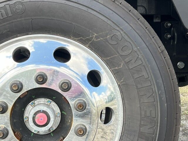 2026 Isuzu FTR 20' Aluminum Flatbed Truck with 4,000 lbs. Truck Mounted Forklif Homestead FL