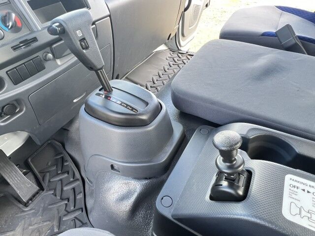 2026 Isuzu FTR 20' Aluminum Flatbed Truck with 4,000 lbs. Truck Mounted Forklif Homestead FL