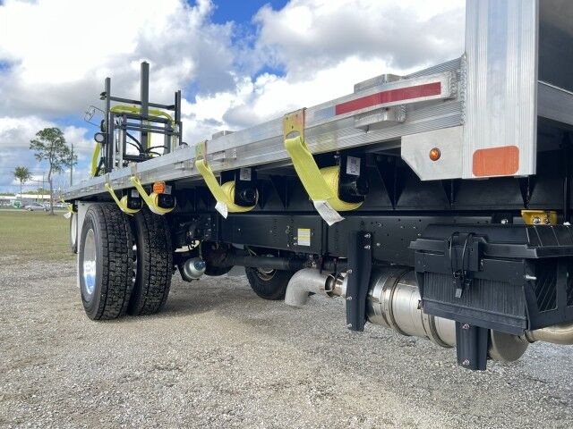 2026 Isuzu FTR 20' Aluminum Flatbed Truck with 4,000 lbs. Truck Mounted Forklif Homestead FL
