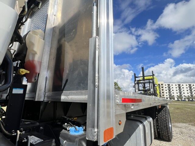 2026 Isuzu FTR 20' Aluminum Flatbed Truck with 4,000 lbs. Truck Mounted Forklif Homestead FL