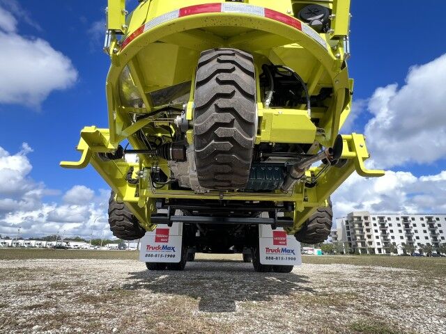 2026 Isuzu FTR 20' Aluminum Flatbed Truck with 4,000 lbs. Truck Mounted Forklif Homestead FL