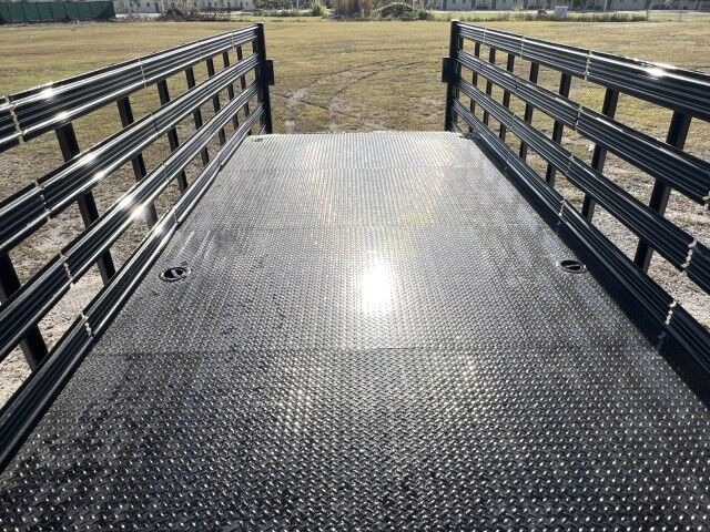 2026 Isuzu FTR 20'+4' Steel Stake Bed Dovetail Truck Homestead FL