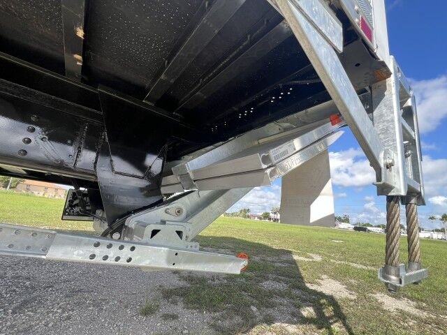 2026 Isuzu FTR 26&apos; Dry Box Truck with 3,300 lb. Lift Gate Homestead FL