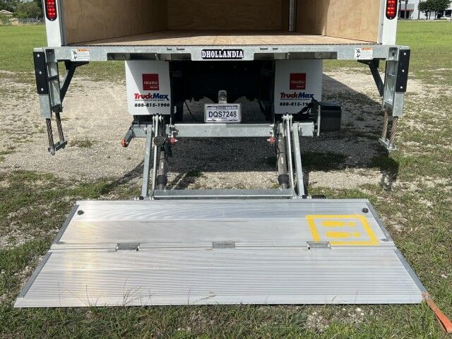 2026 Isuzu FTR 26&apos; Dry Box Truck with 3,300 lb. Lift Gate Homestead FL