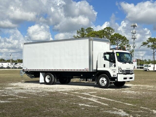 2026 Isuzu FTR 26' Dry Freight Box Truck. Build Yours!