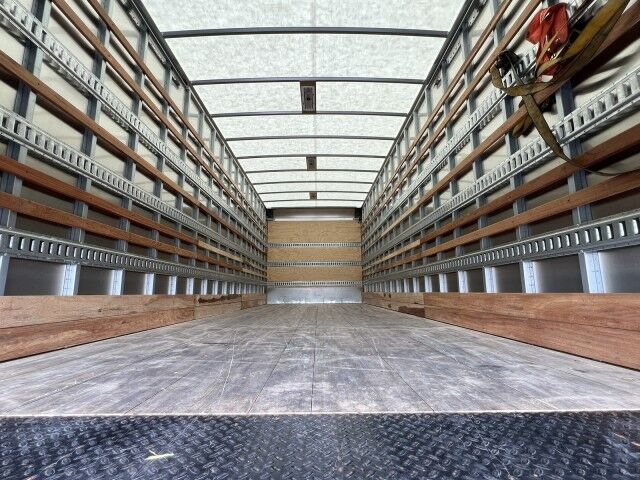 2026 Isuzu FTR 26' Dry Freight Box Truck. Build Yours! Miami FL