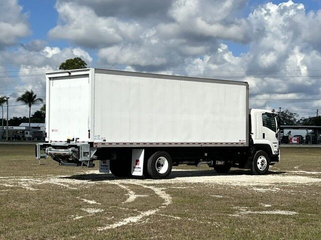 2026 Isuzu FTR 26' Dry Freight Box Truck. Build Yours!