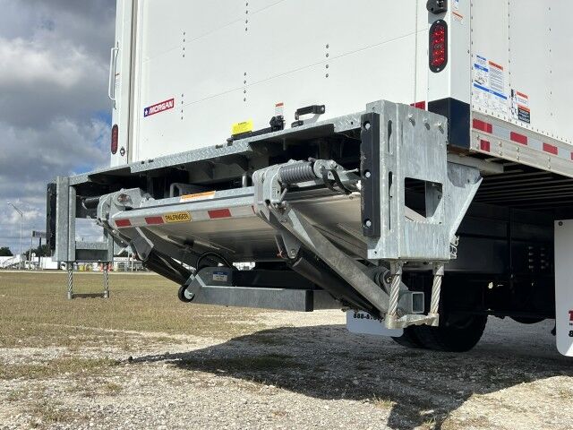 2026 Isuzu FTR 26' Dry Freight Box Truck. Build Yours! Miami FL