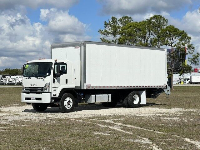 2026 Isuzu FTR 26' Dry Freight Box Truck. Build Yours!