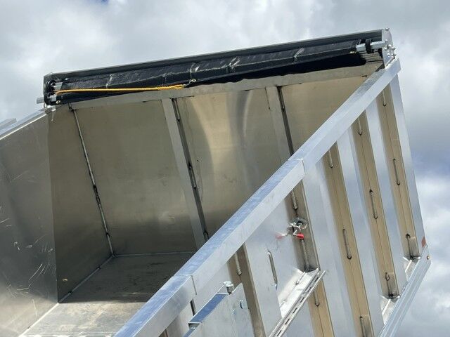 2026 Isuzu NPR-XD Crew Cab DSL 14' BABCO Aluminum Trash Dump Truck Homestead FL