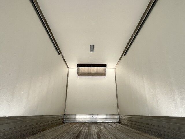 2026 Isuzu NRR 16&apos; Refrigerated Truck with 2,200 lb. Lift Gate Homestead FL