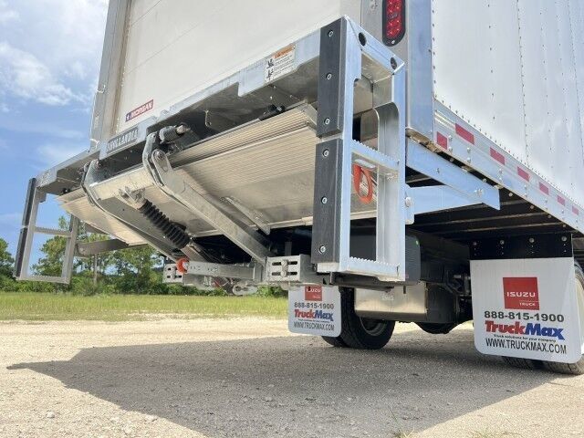 2026 Isuzu NRR 20' Refrigerated Truck with 2,200 lbs. Lift Gate Homestead FL