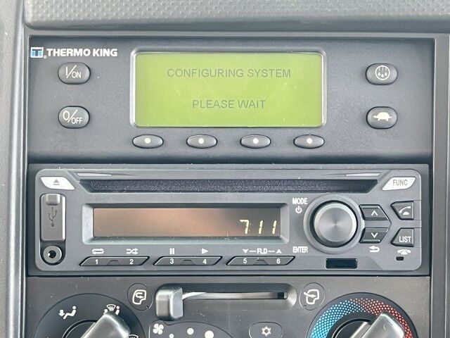 2026 Isuzu NRR 20' Refrigerated Truck with 2,200 lbs. Lift Gate Homestead FL