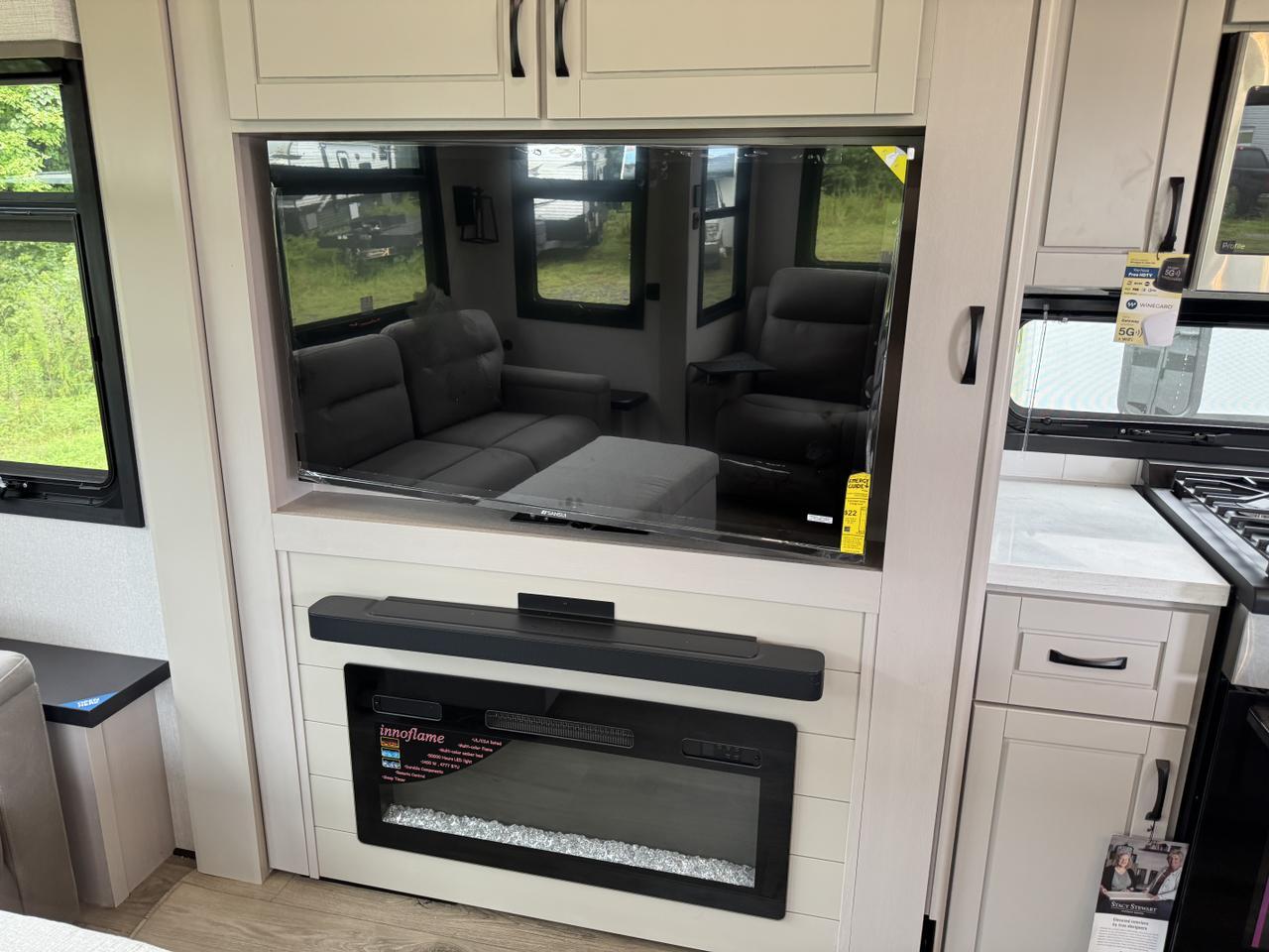 2026 JAYCO NORTH POINT FW 377RLBH Monroe NC