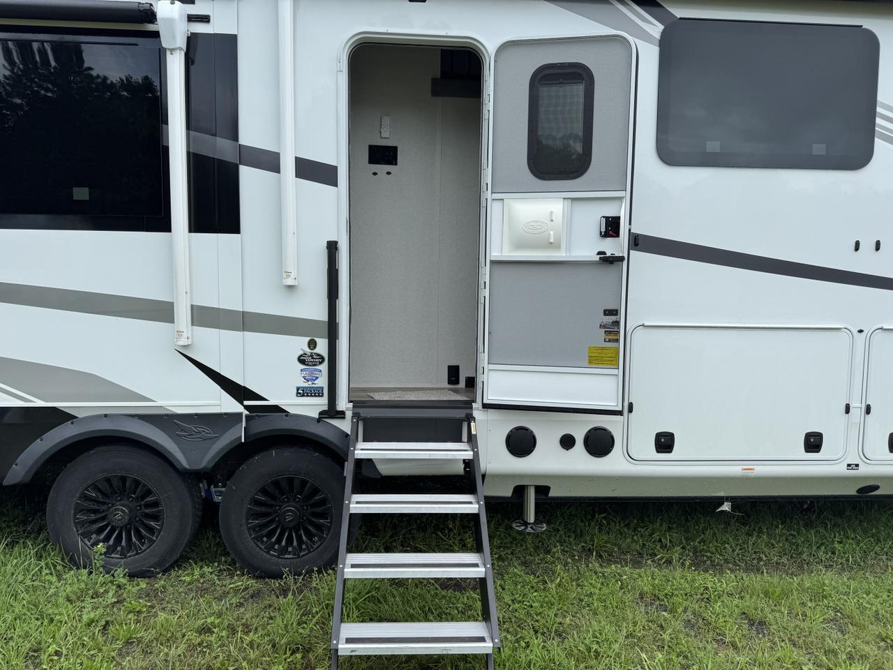 2026 JAYCO NORTH POINT FW 377RLBH Monroe NC