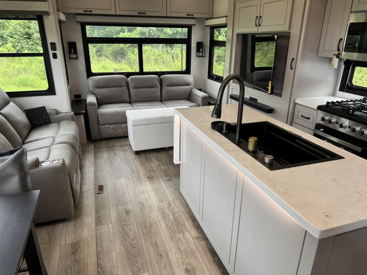 2026 JAYCO NORTH POINT FW 377RLBH Monroe NC
