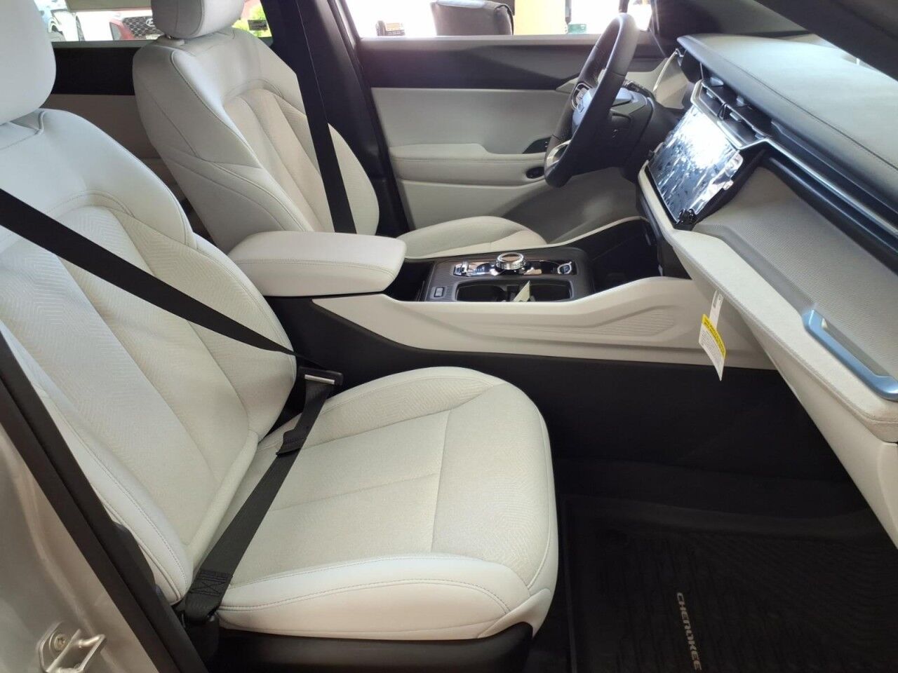 2026 Jeep Cherokee Laredo