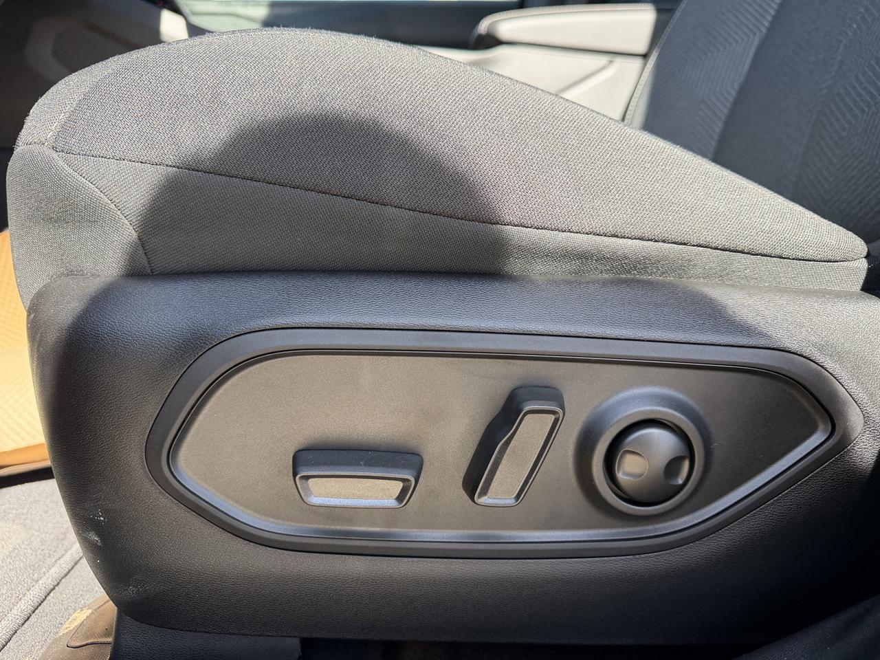 2026 Jeep Cherokee Laredo 4x4 | Turbo Hybrid | Heated Front Seats | Remote Start | Uconnect 5 | LED Headlamps Redwater AB
