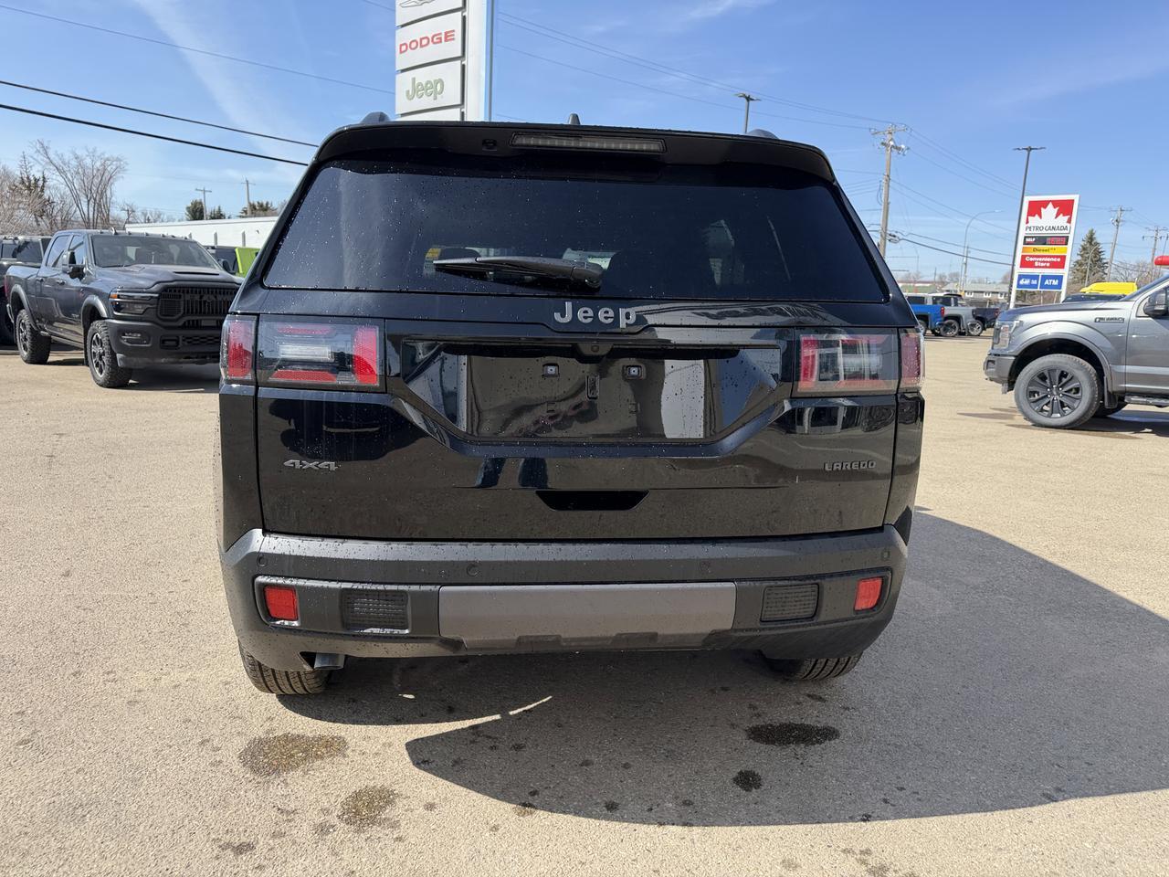 2026 Jeep Cherokee Laredo Redwater AB