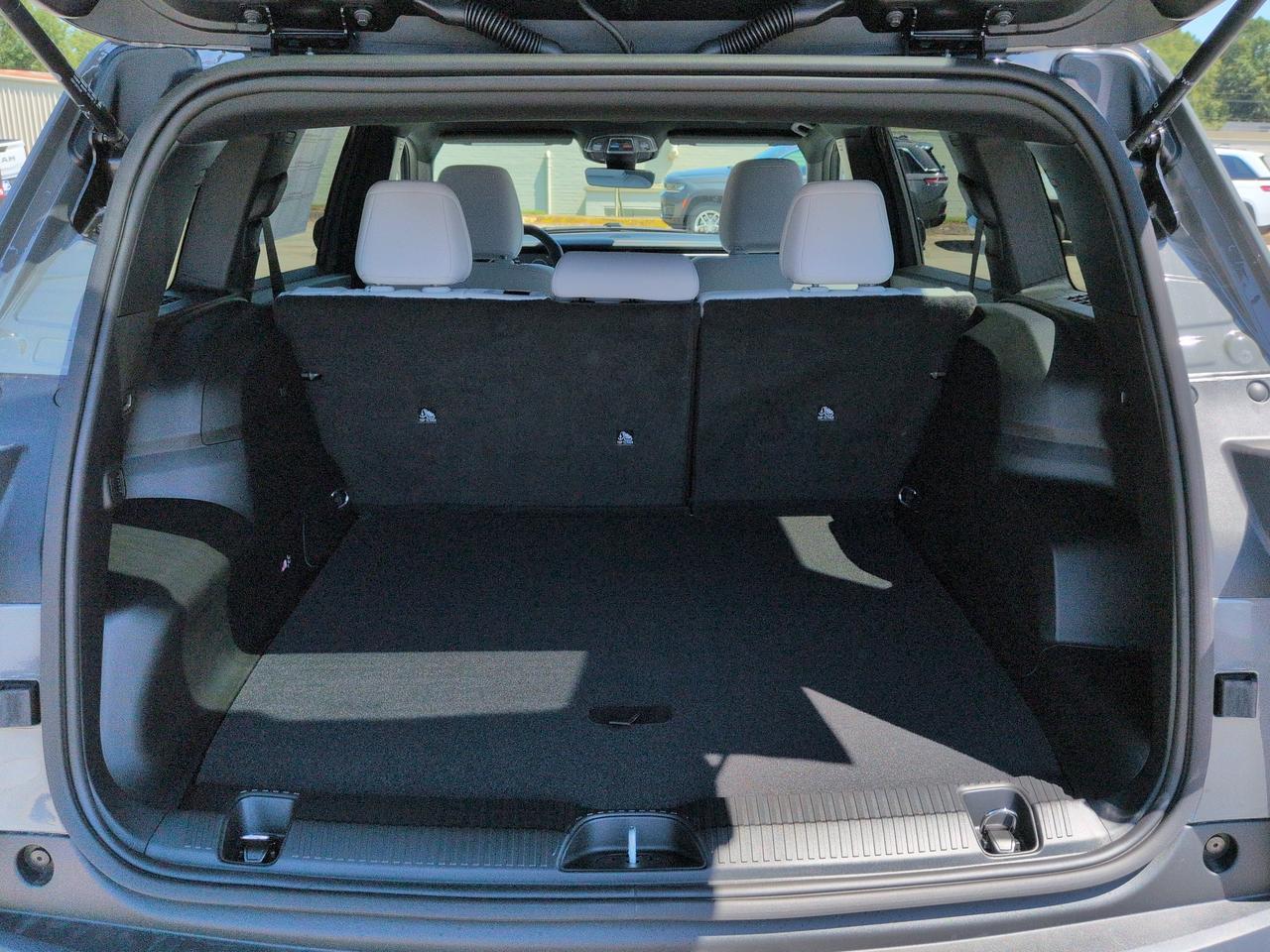 2026 Jeep Cherokee Laredo Winder GA